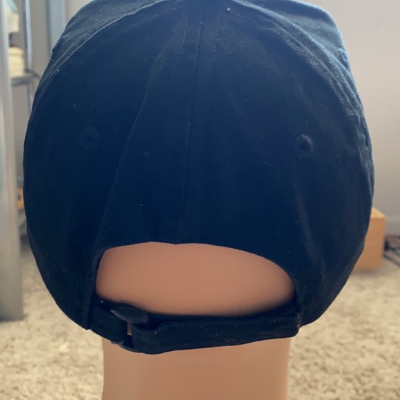 Bebe hat 🧢 - Picture 7 of 13